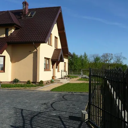 Privatunterkunft Family Homes - *