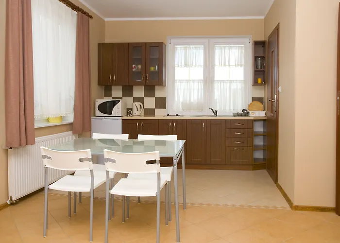 民宿 Family Homes - *